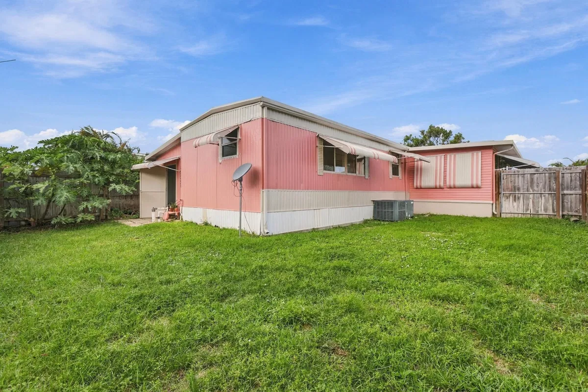 Residence photo 19