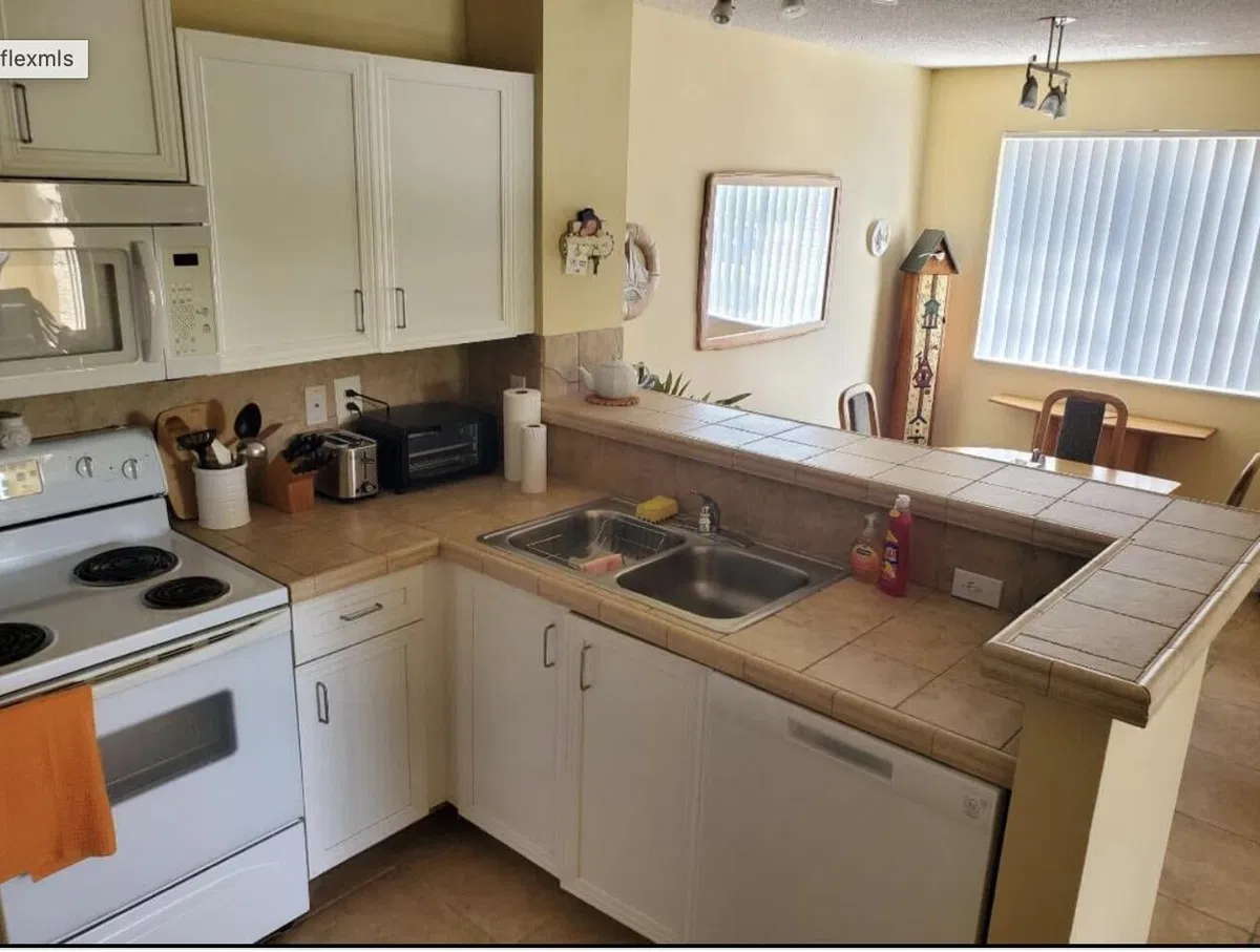  Unit 207 photo 7