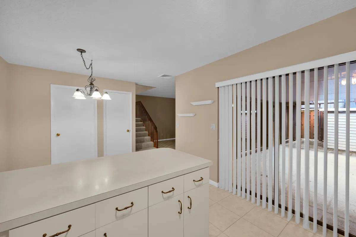 Unit 834 photo 13
