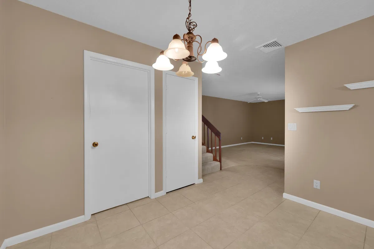 Unit 834 photo 16
