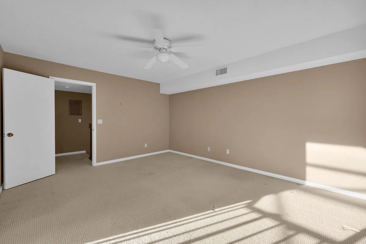 Unit 834 photo 28