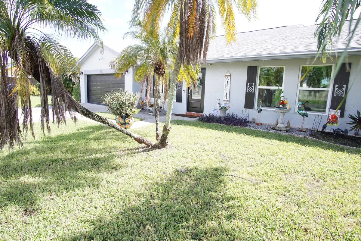 Residence photo 16