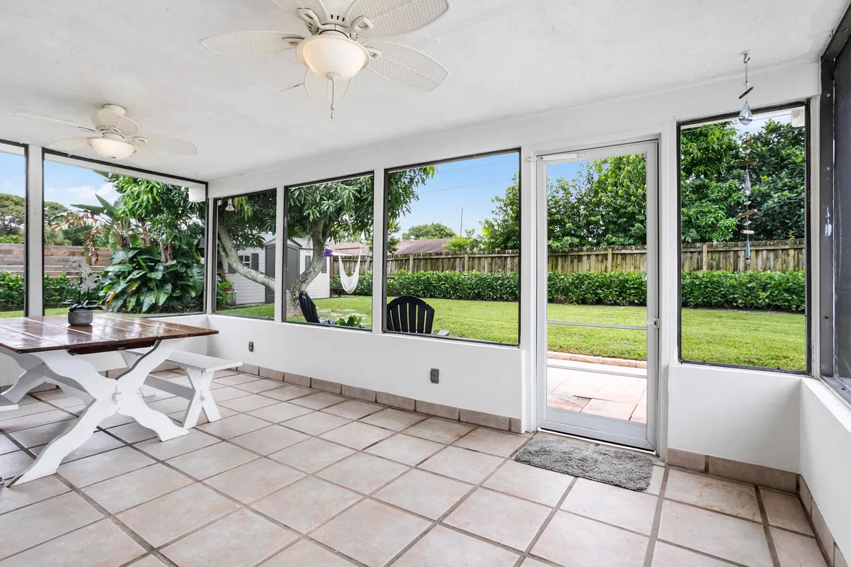 Residence photo 22