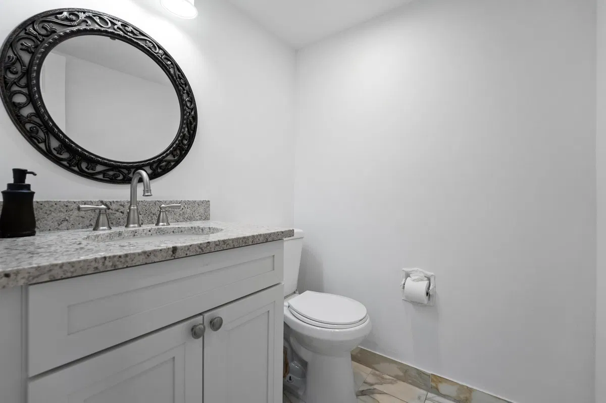 Unit 5120 photo 13