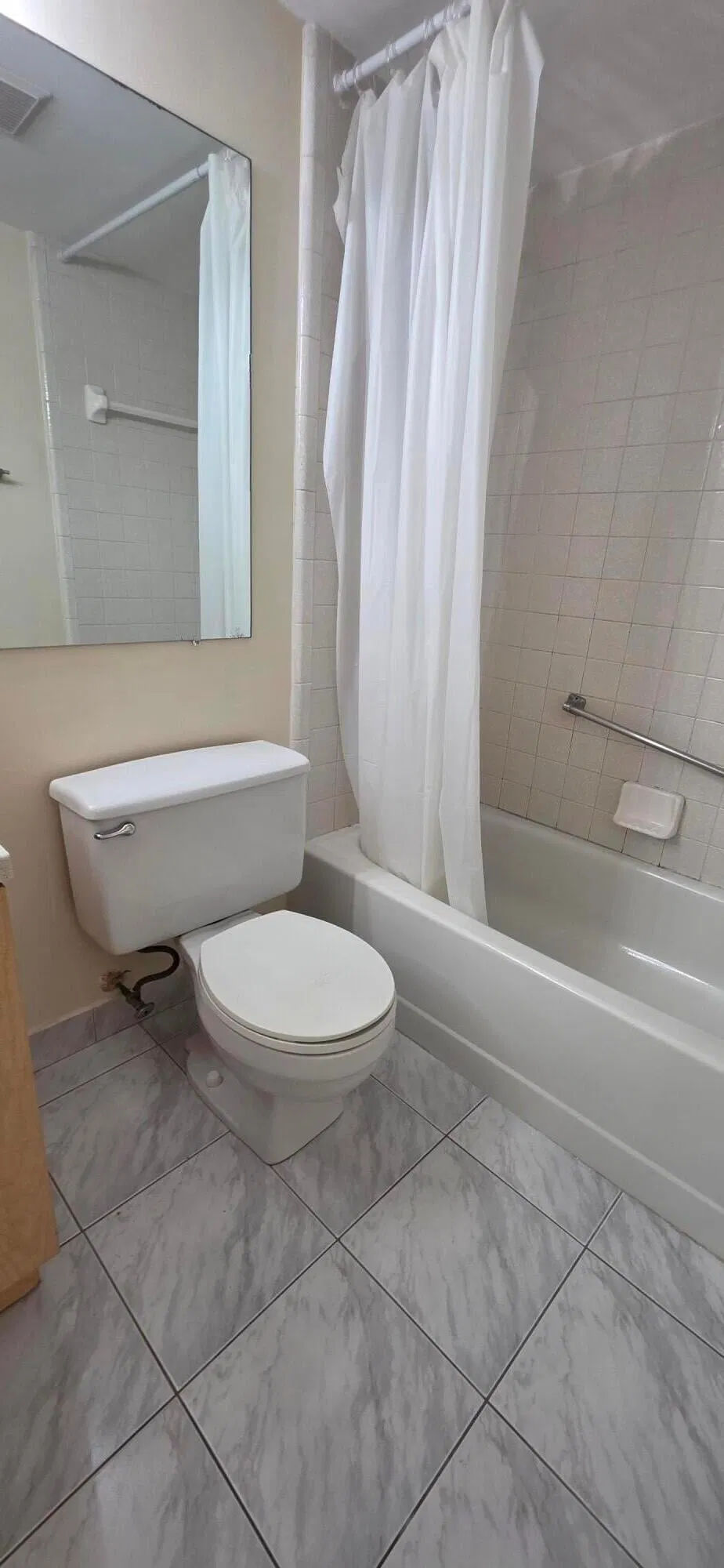 Unit B1 photo 10