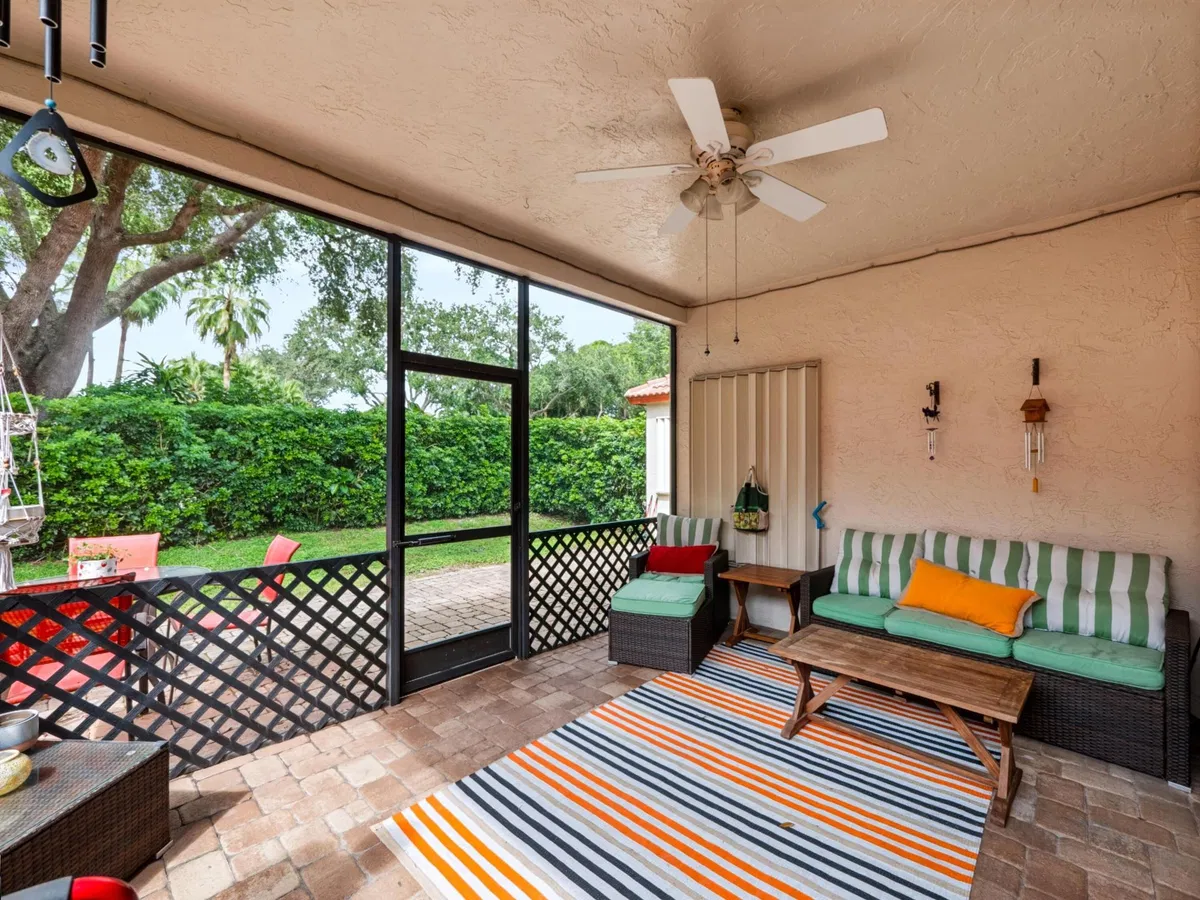 Residence photo 31
