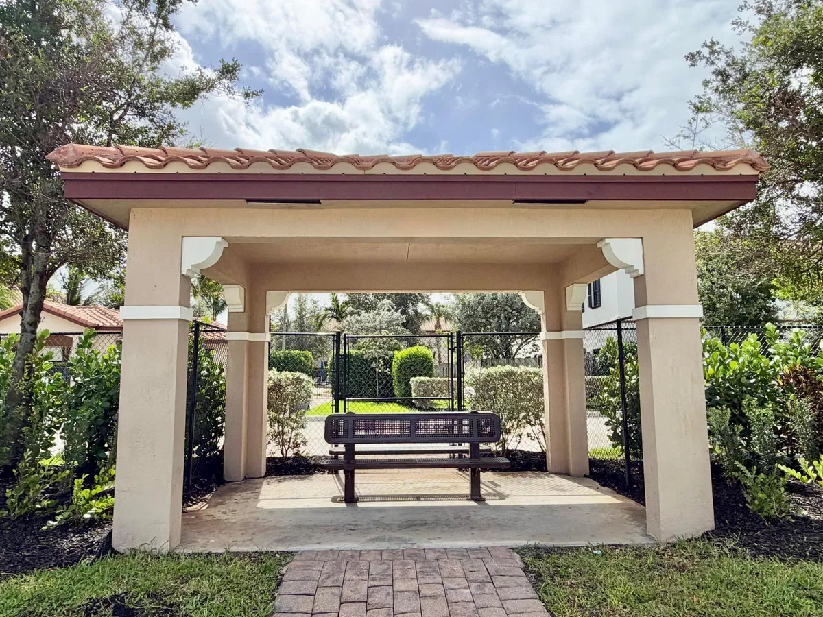  Residence photo 31