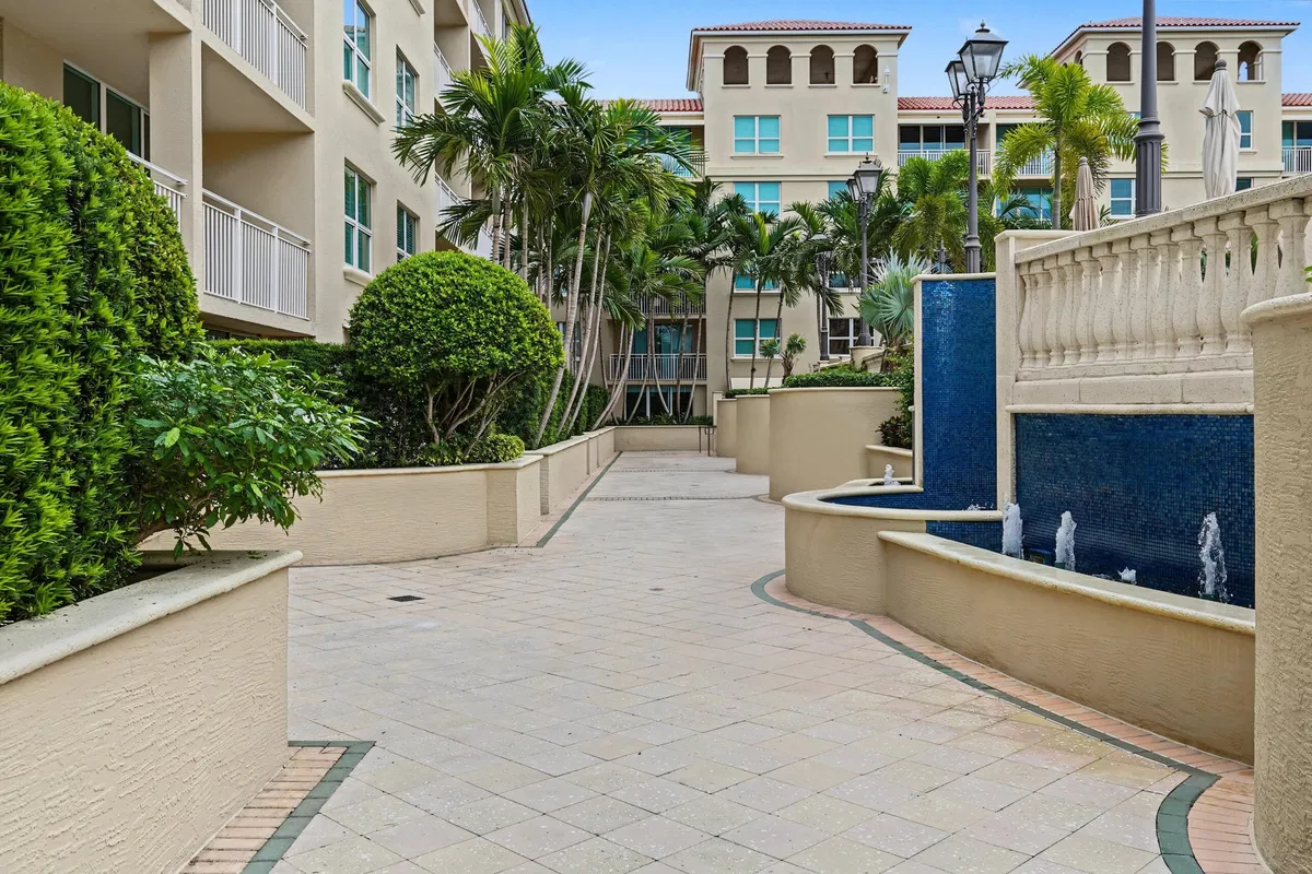 Townsend Place Unit 602 photo 10