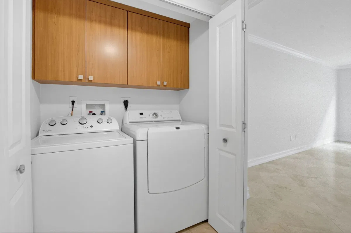 Townsend Place Unit 602 photo 40