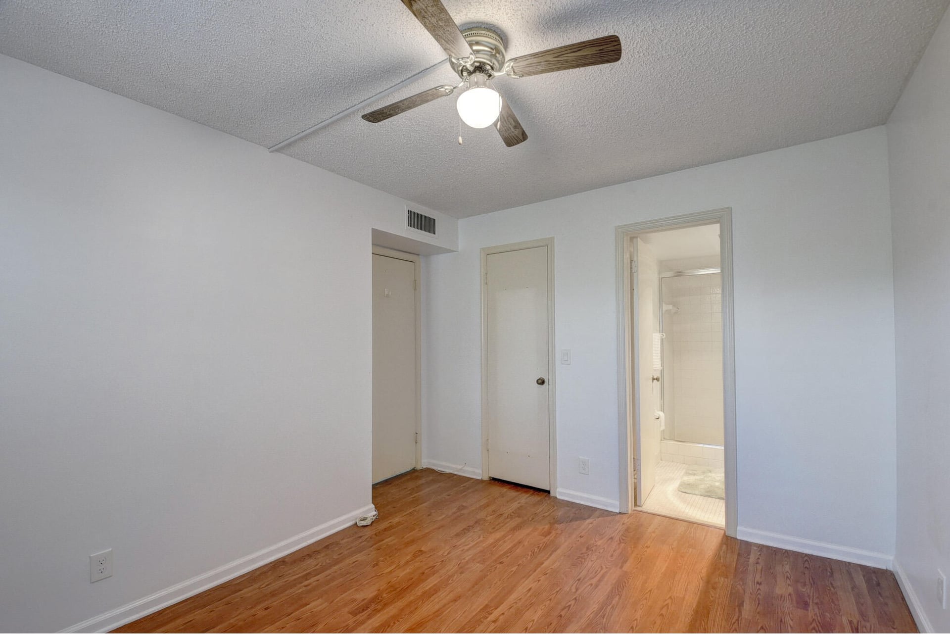 Unit 408 photo 19