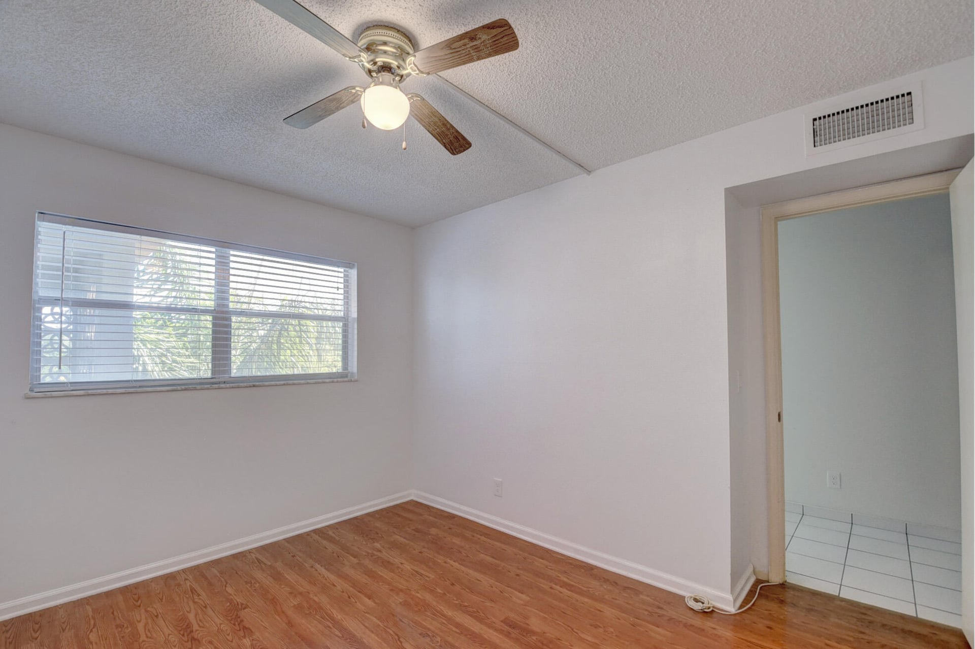 Unit 408 photo 25
