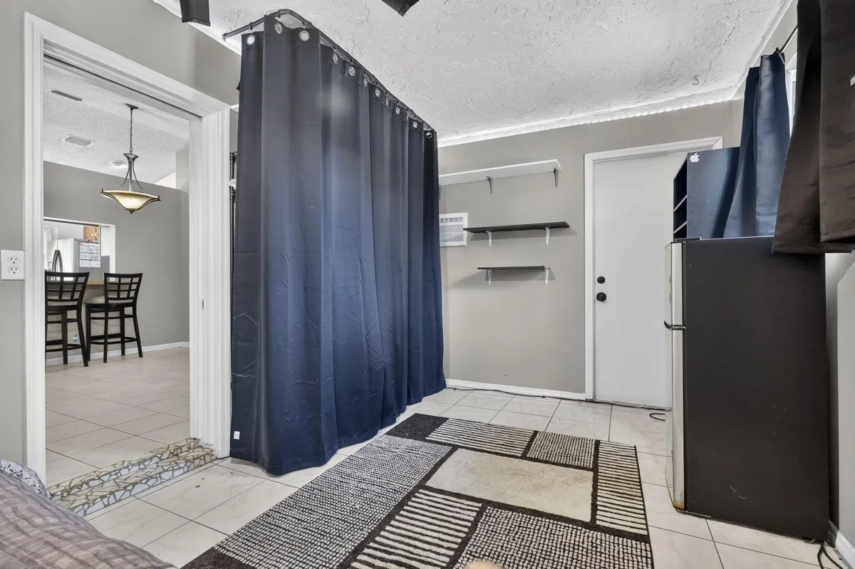 Residence photo 22