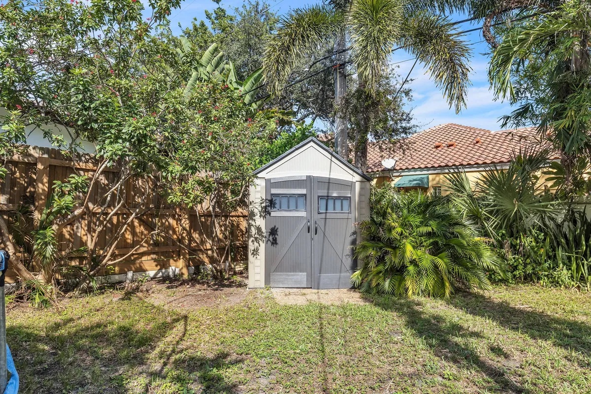 Residence photo 22