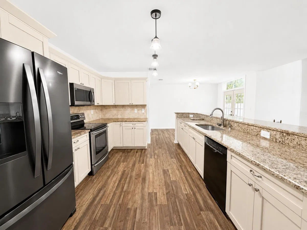 Residence photo 4
