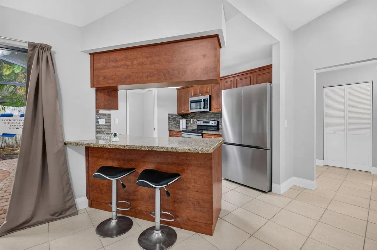 Residence photo 16