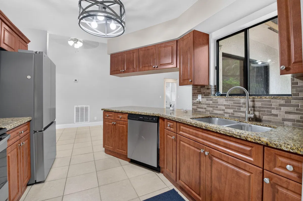 Residence photo 19