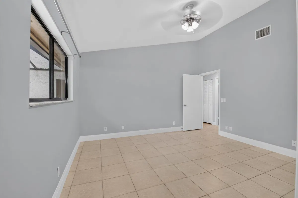 Residence photo 22