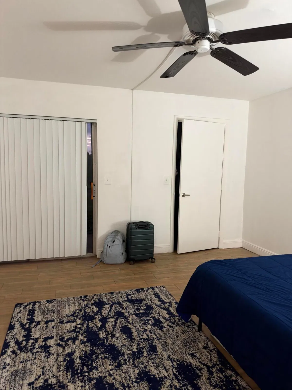 Unit 1618 photo 4