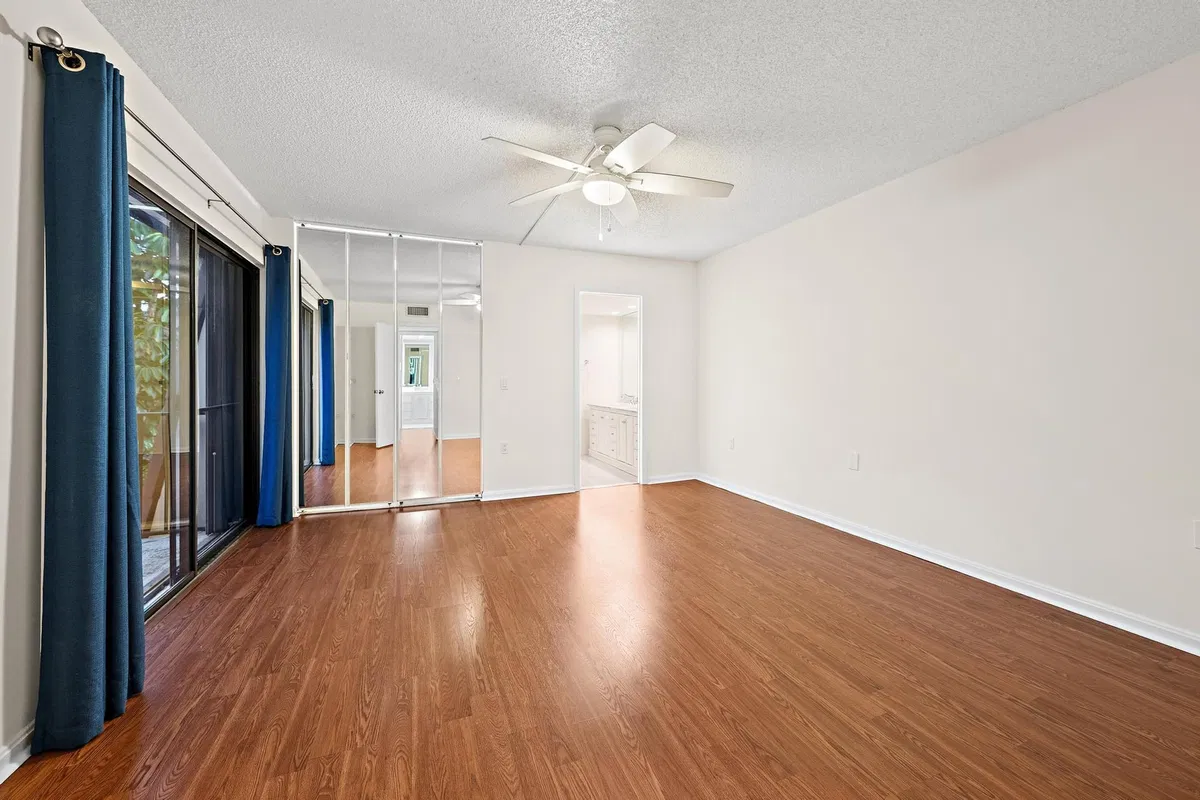 Residence photo 13