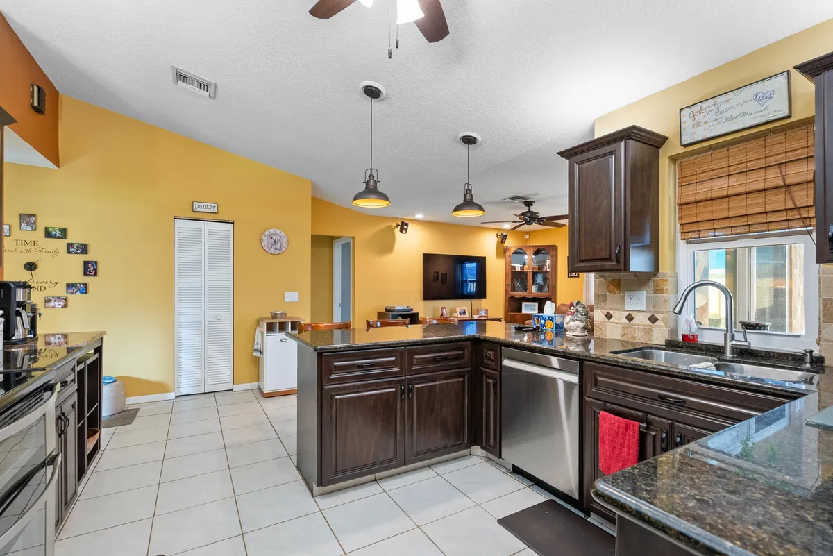 Residence photo 10