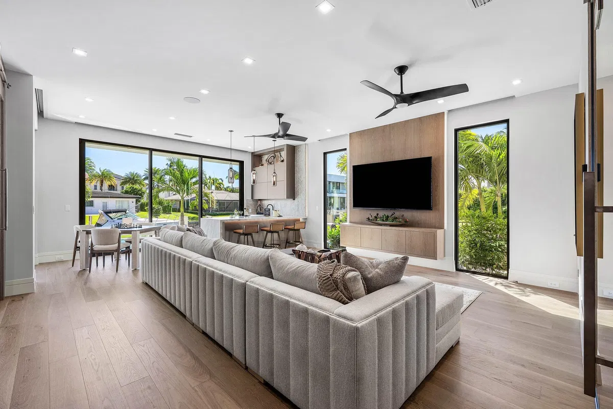 Golden Harbour Residence photo 13