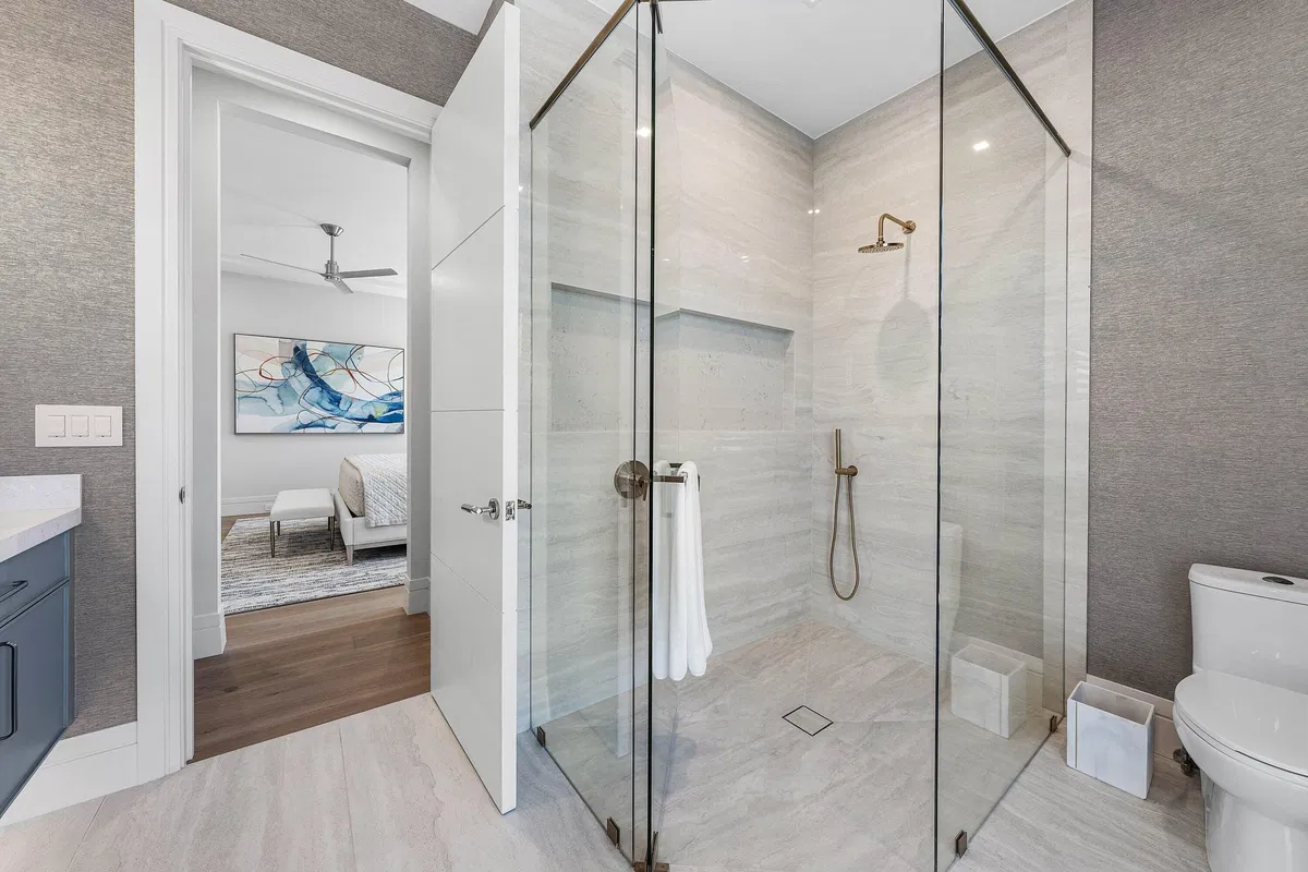 Golden Harbour Residence photo 28
