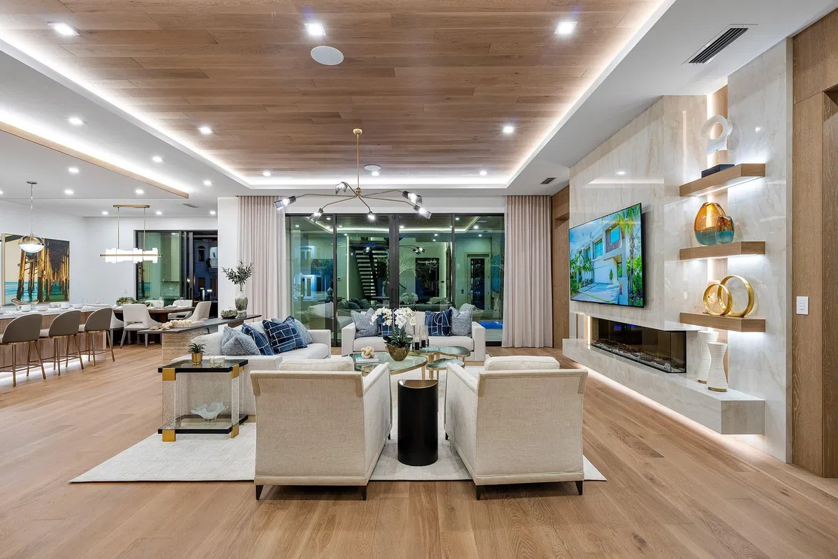 Golden Harbour Residence photo 61