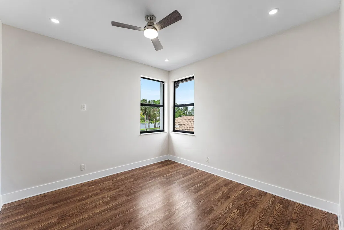 Eastpointe Country Club Residence photo 22