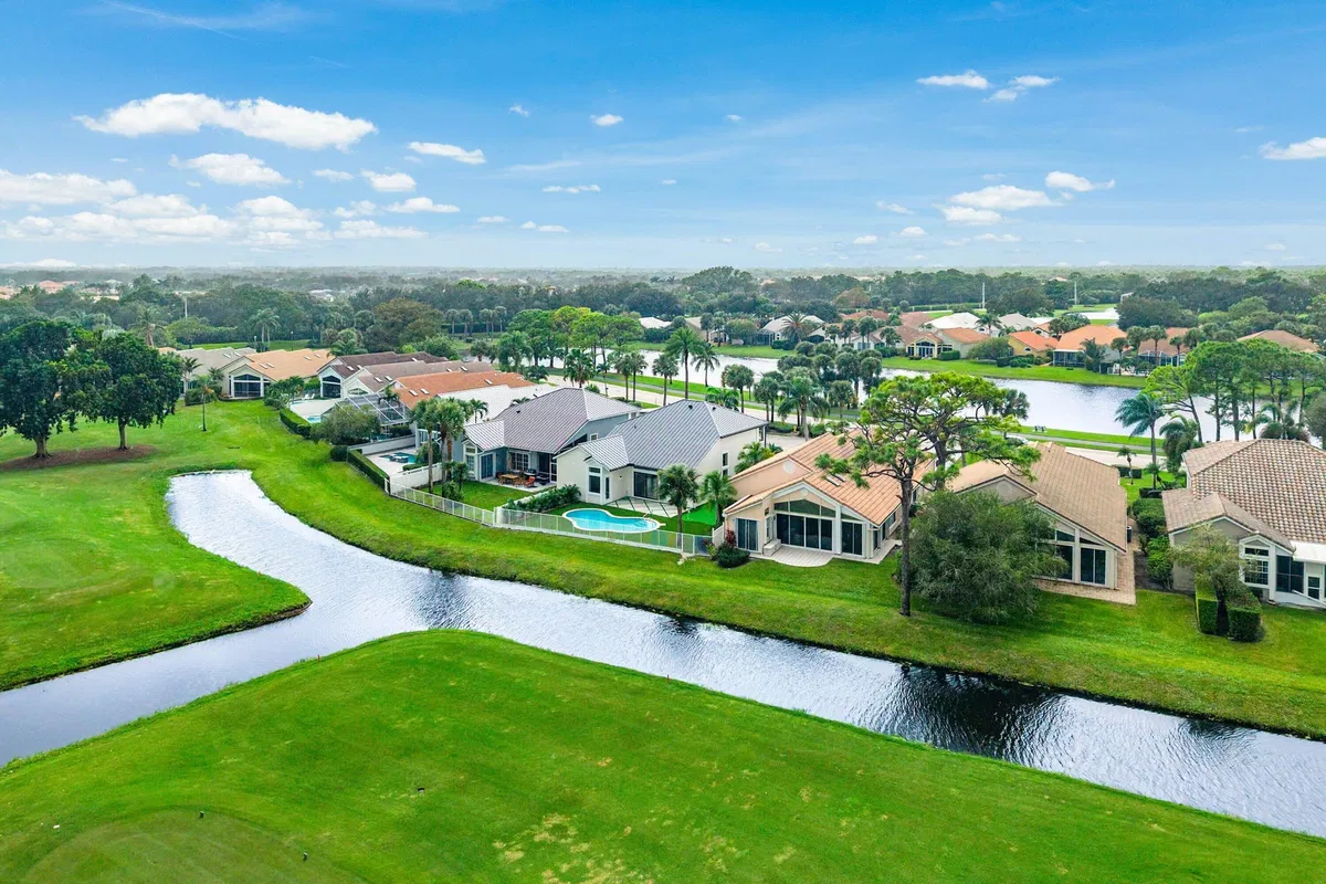 Eastpointe Country Club Residence photo 43