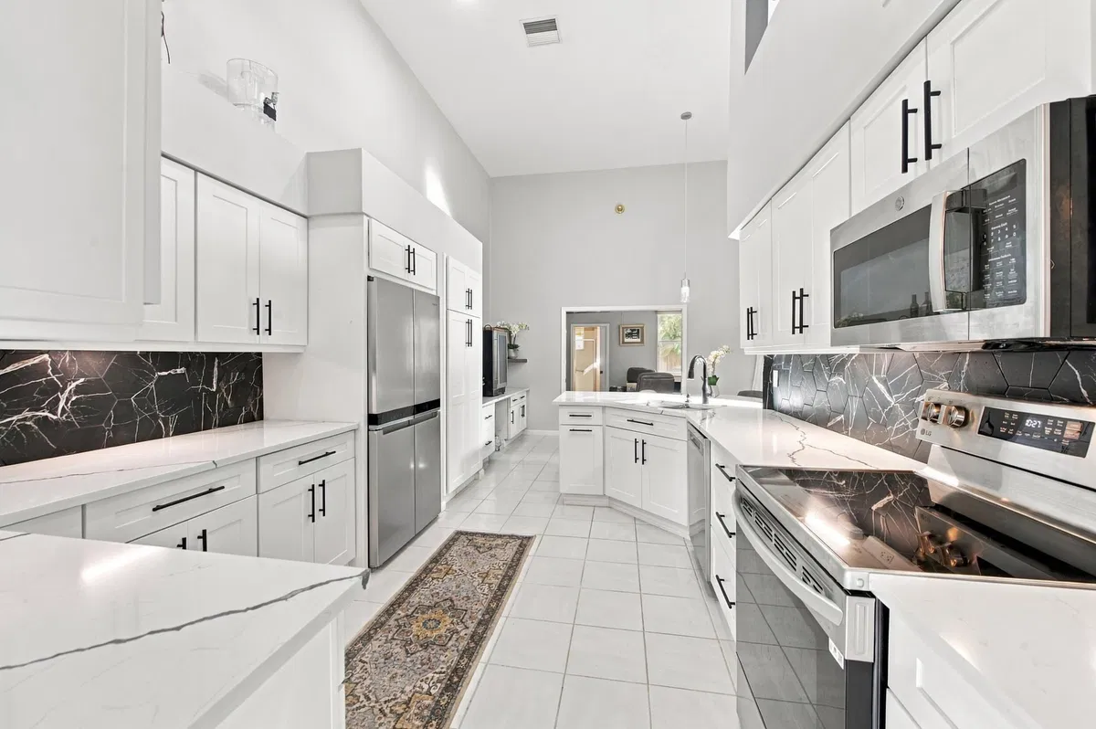  Residence photo 7