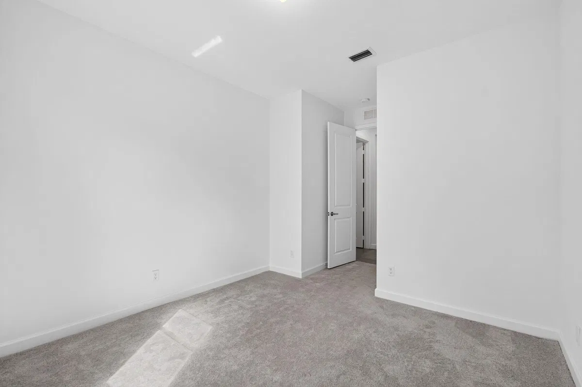 Residence photo 34