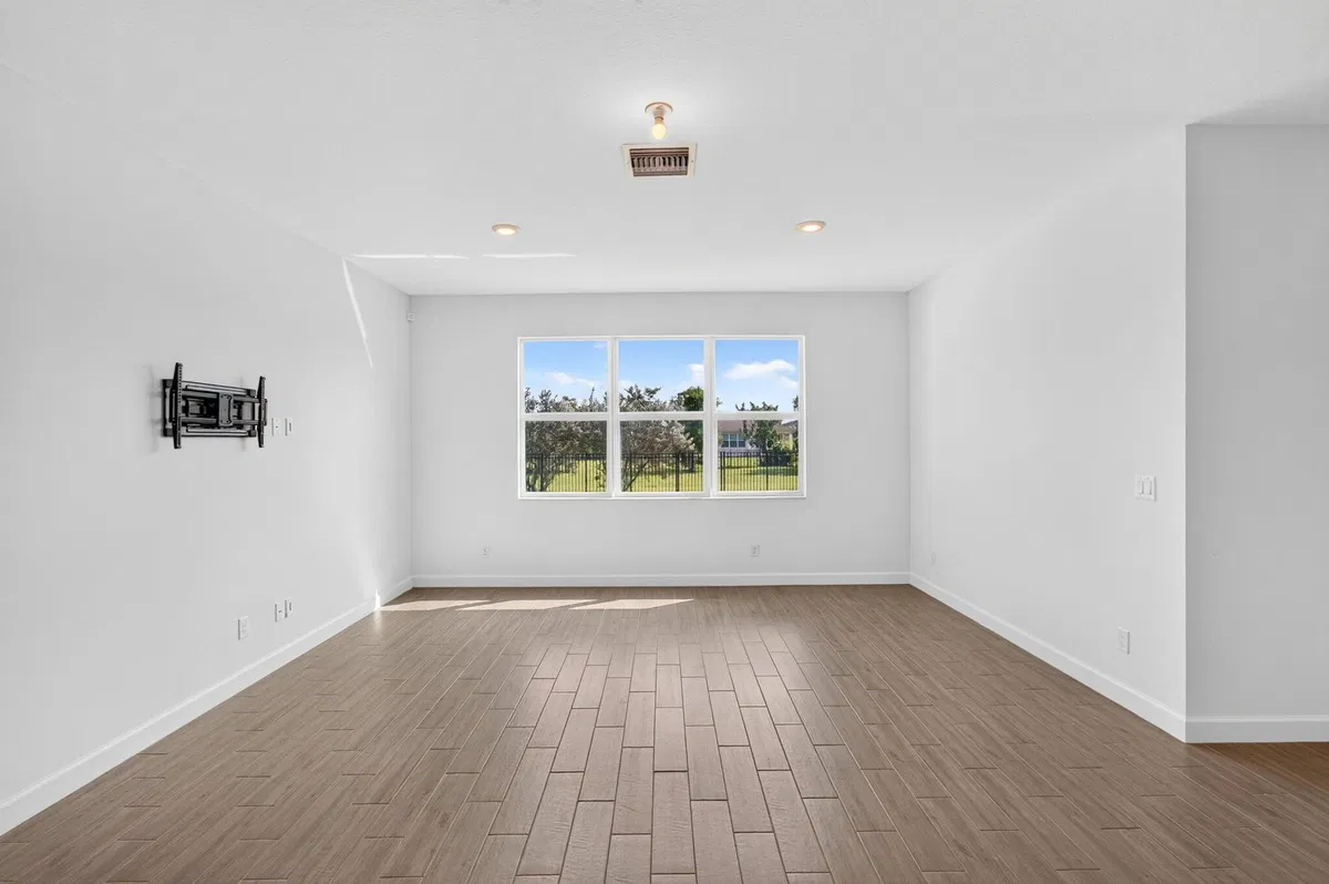 Residence photo 43