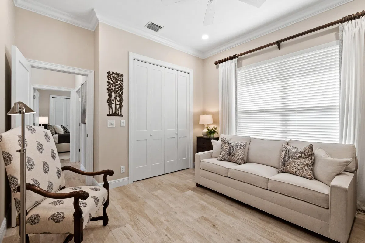 Residence photo 52