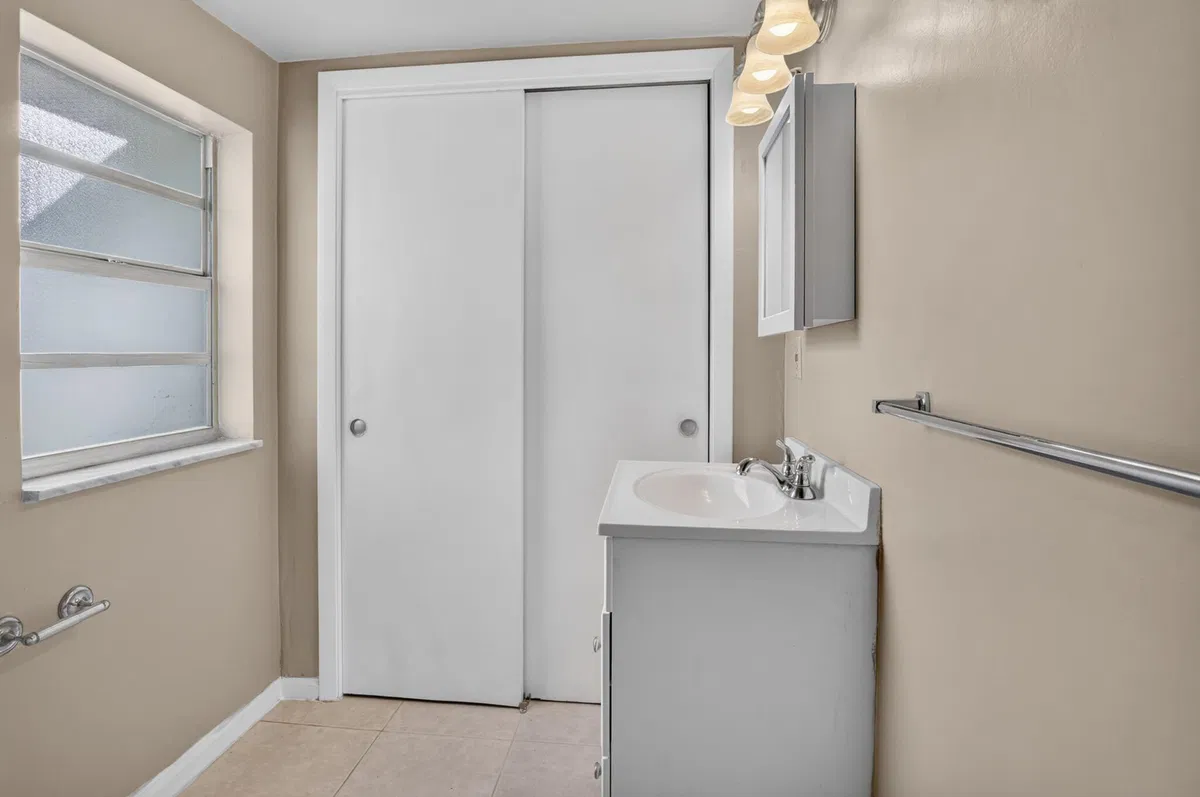 Residence photo 31