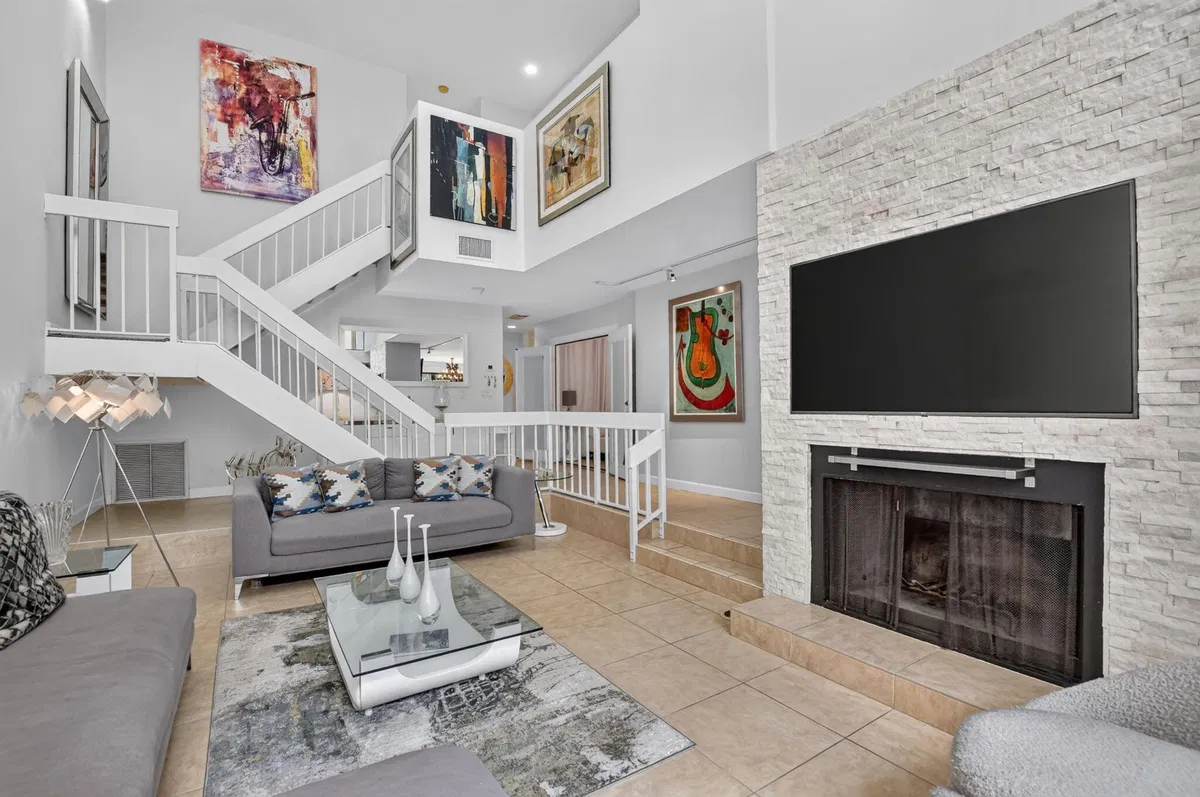 Residence photo 4