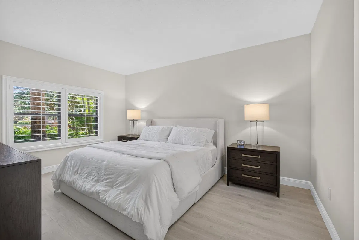 Unit 104 photo 22