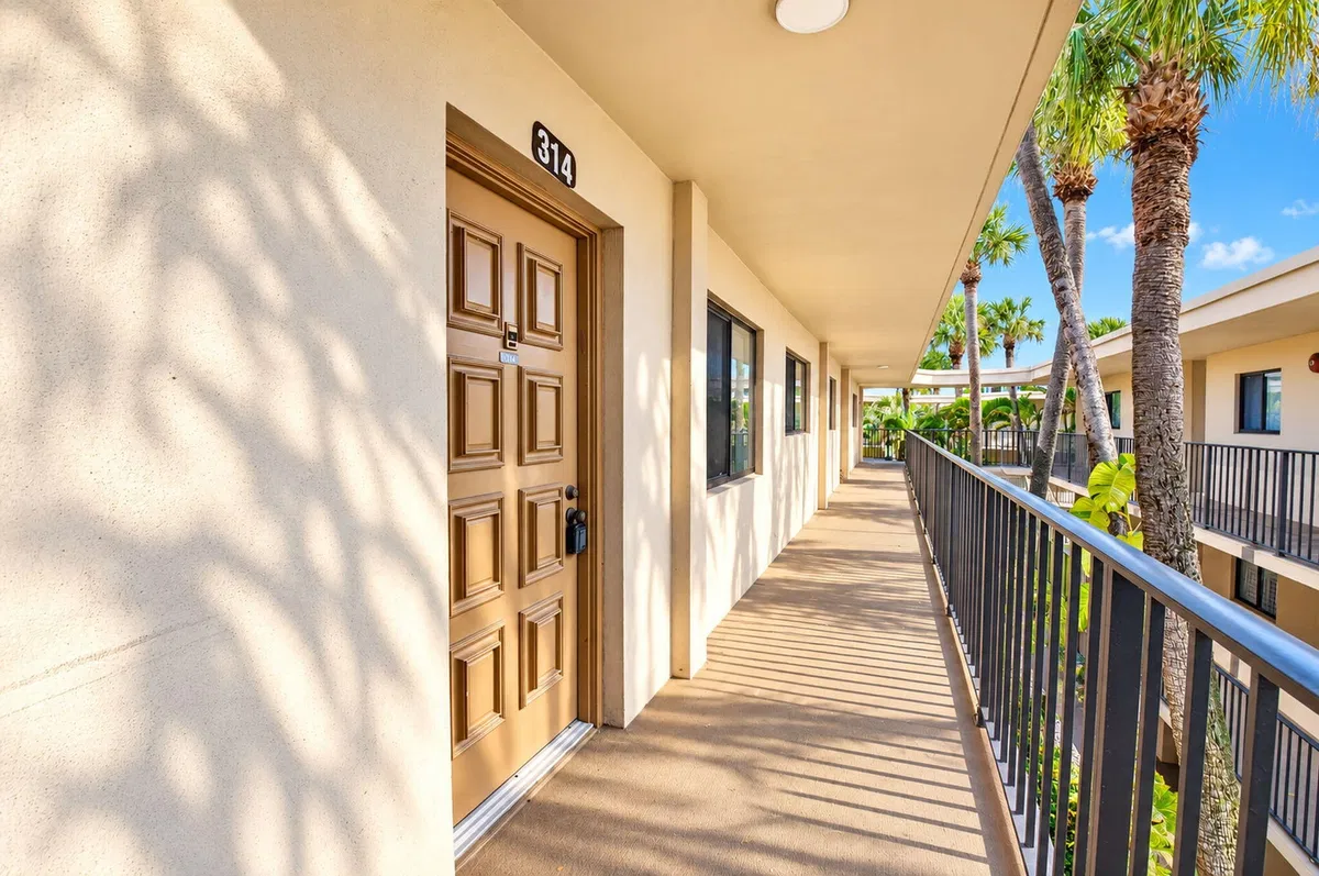 Unit 314 photo 4