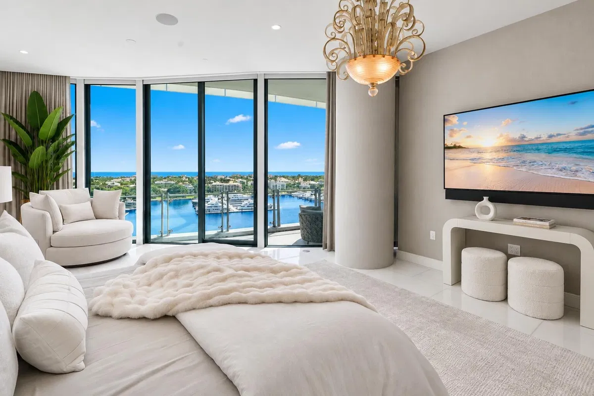 Bristol Palm Beach Unit 1403 photo 4
