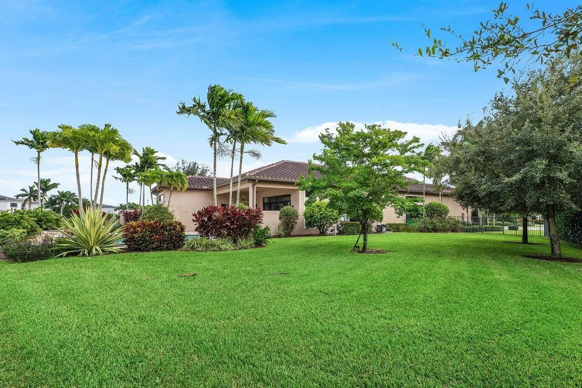 Boca Bridges Residence photo 28