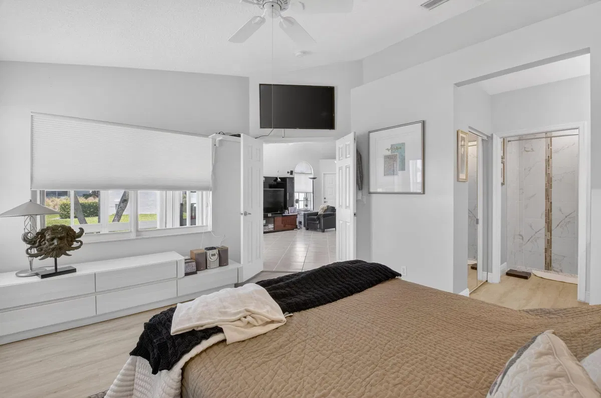 Residence photo 16