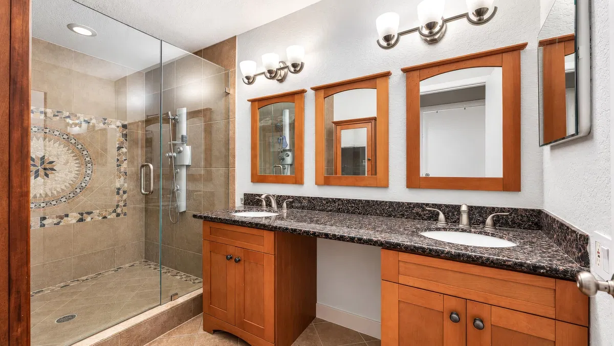 Unit 206 photo 13