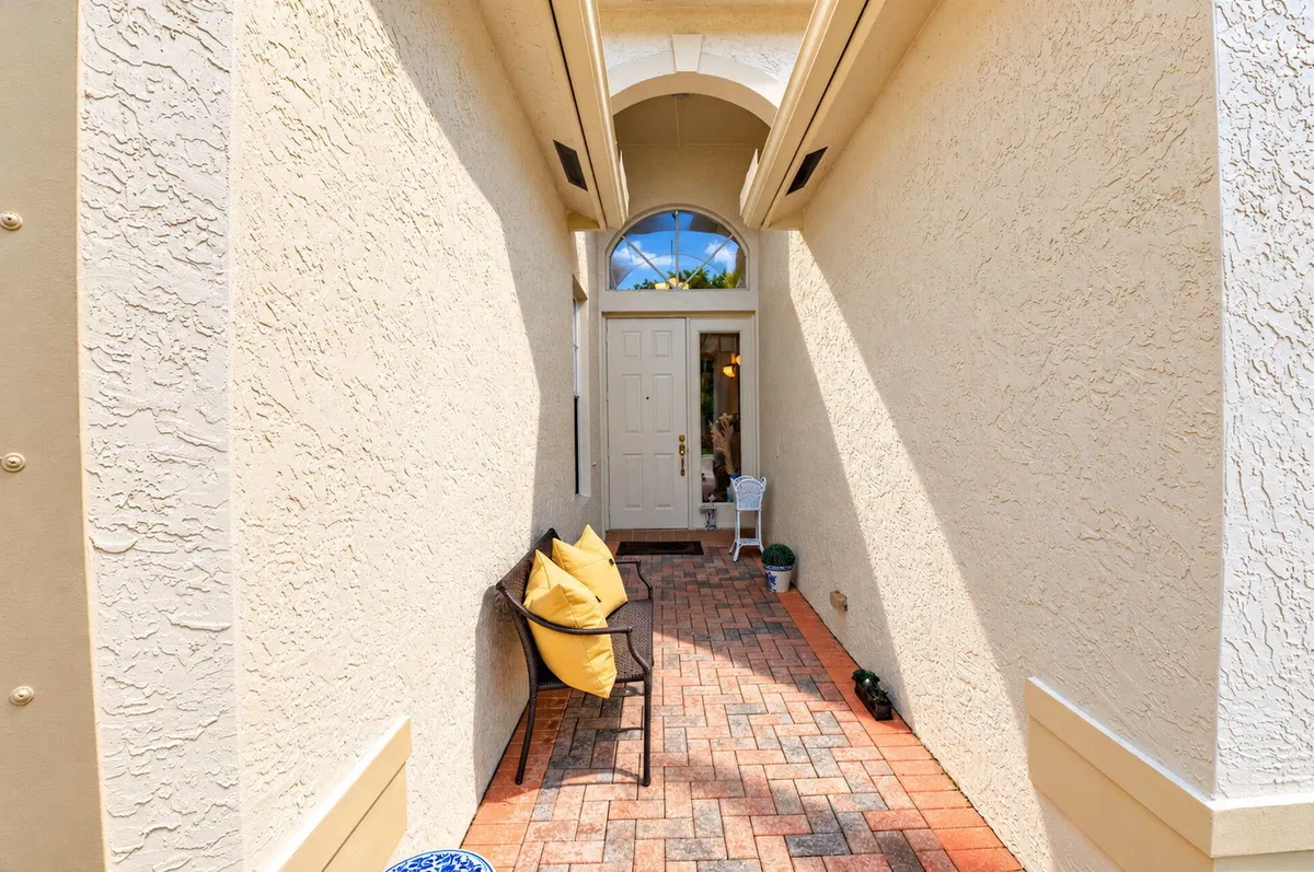 Residence photo 4