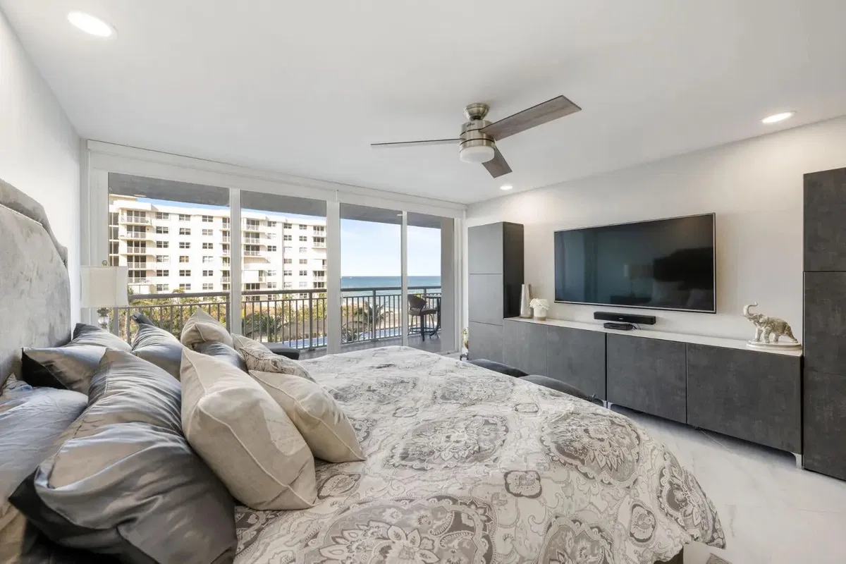 South Palm Beach Unit 527 photo 10
