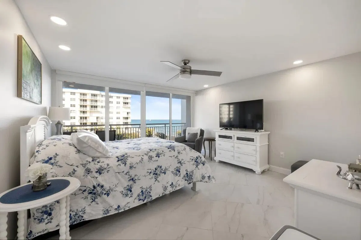 South Palm Beach Unit 527 photo 16