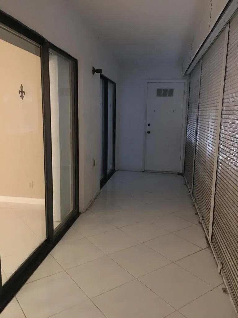 Unit 146 photo 7