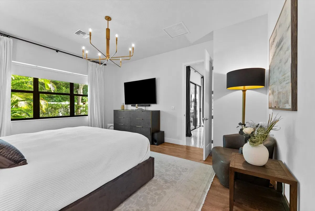 Residence photo 19