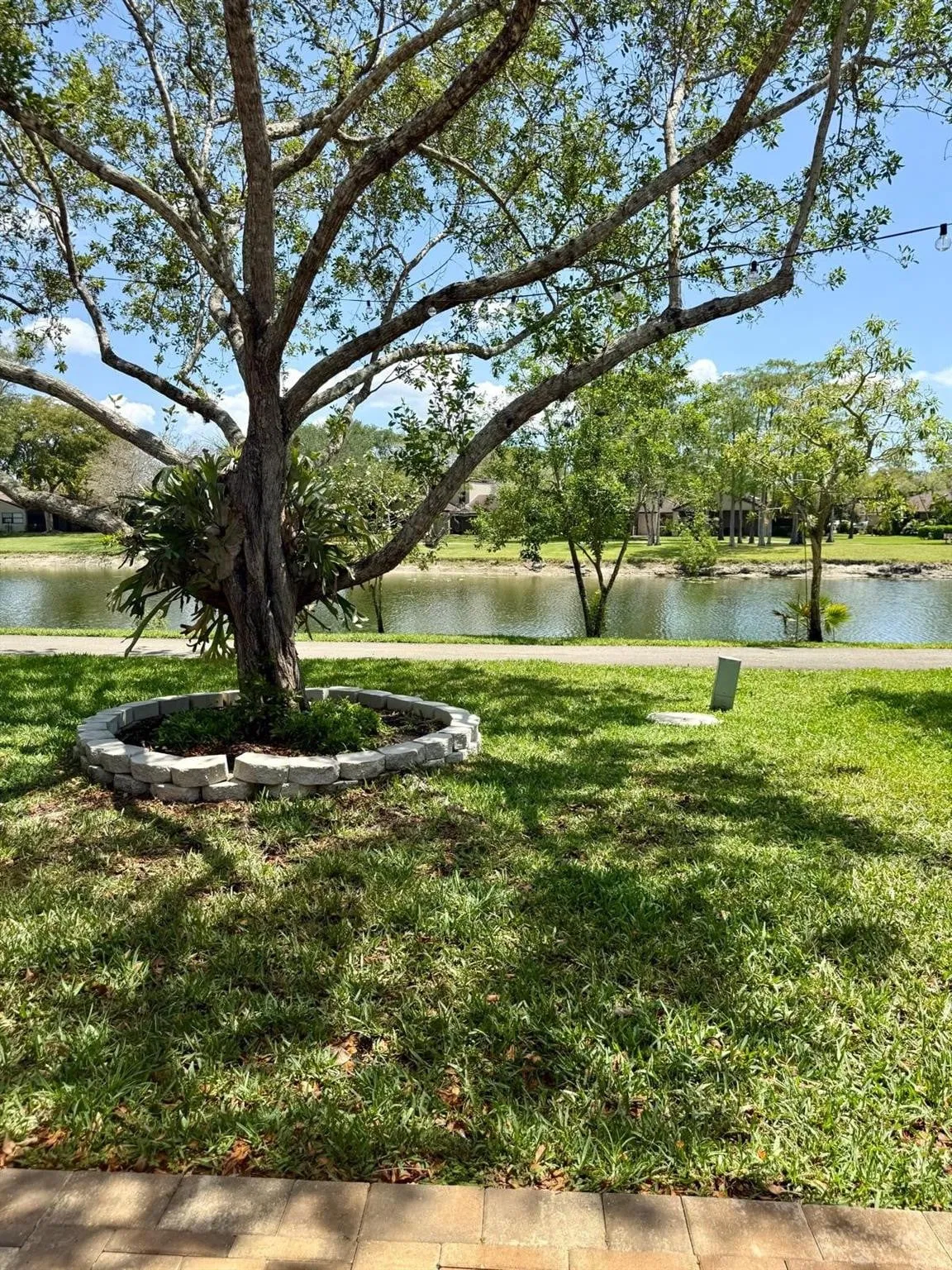 Residence photo 16