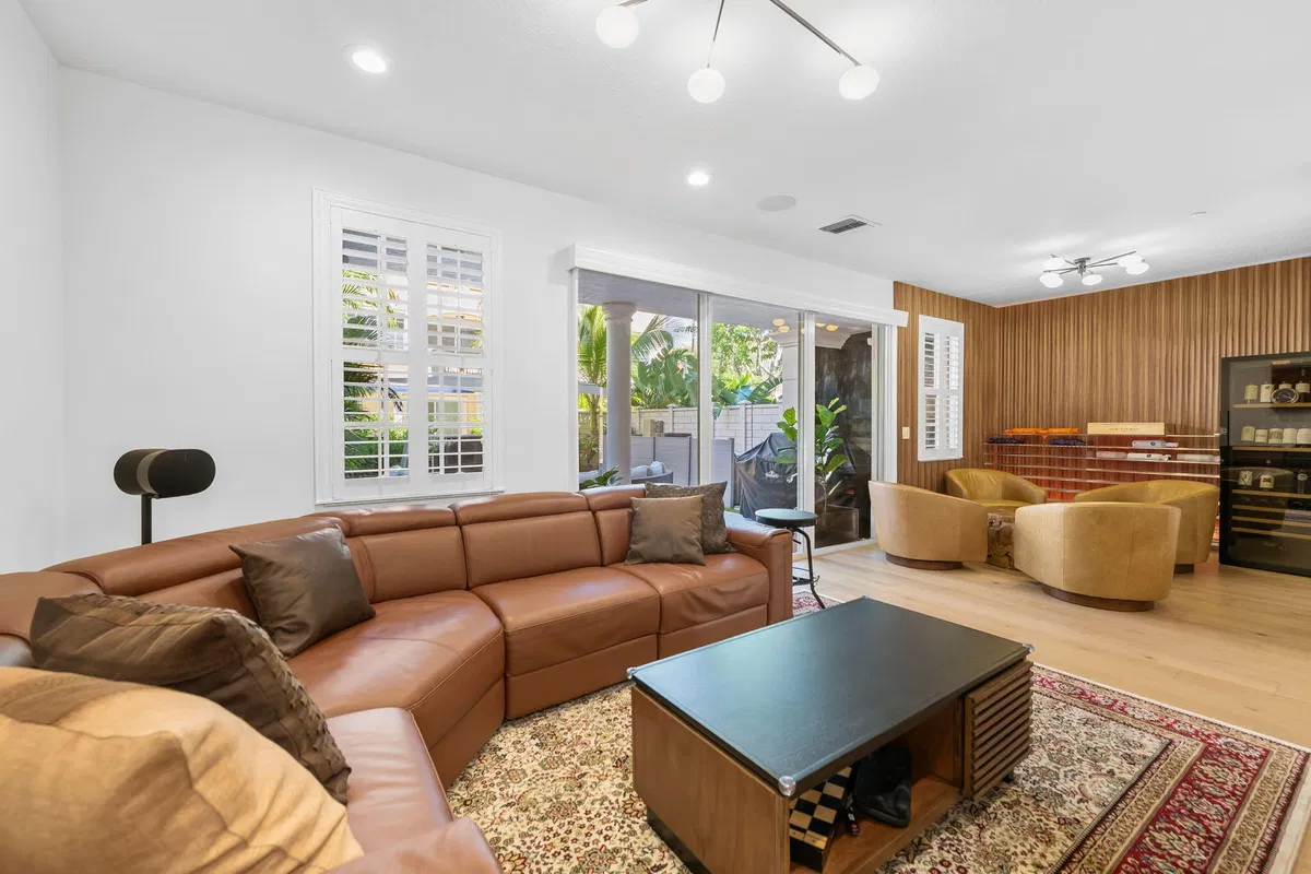 Residence photo 4