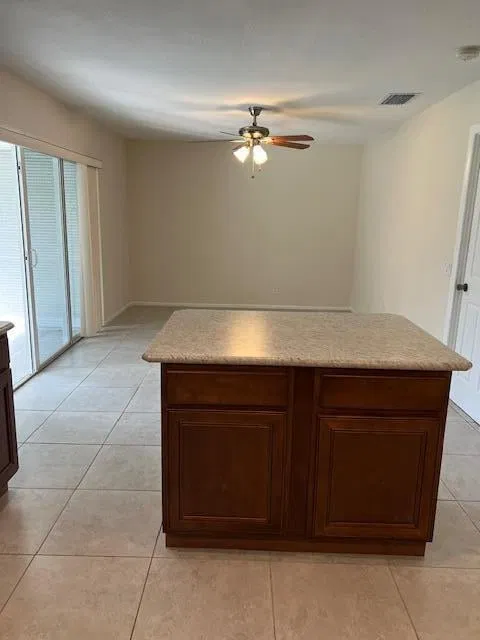 Residence photo 4