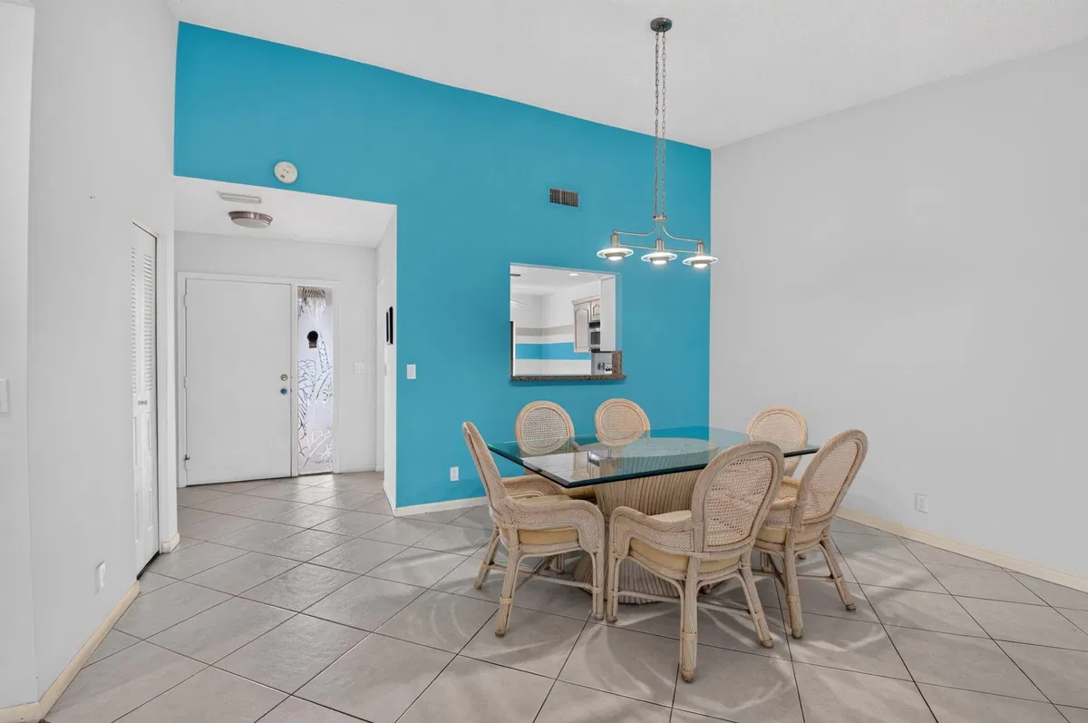 Residence photo 4